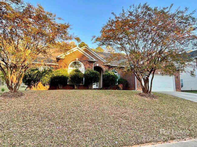 2442 Windsor Chase Dr