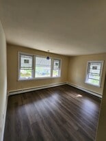 15 E Broad St in Millville, NJ - Building Photo