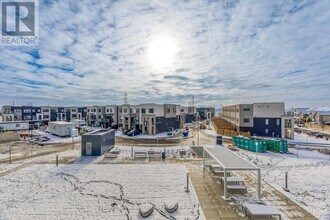 3210 Dakota Cmn in Burlington, ON - Building Photo - Building Photo