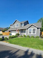 204 Woodwinds Ct in Yakima, WA - Building Photo