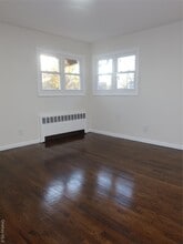 528 Canary Pl in North Babylon, NY - Building Photo - Building Photo