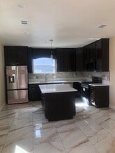 1022 Morada Pl in Altadena, CA - Foto de edificio - Building Photo