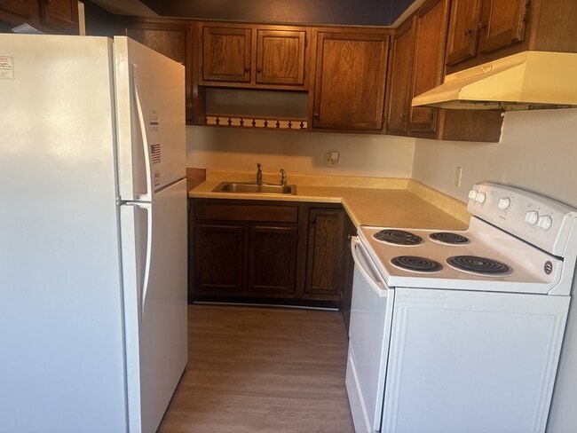 property at 1520 Oak Ridge Ln SE