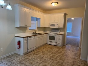 1203 Stoneridge Ln in Rocky Mount, NC - Building Photo - Building Photo