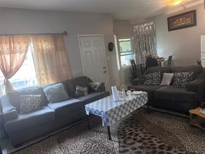 11136 Village Bend Ln in Houston, TX - Building Photo - Building Photo