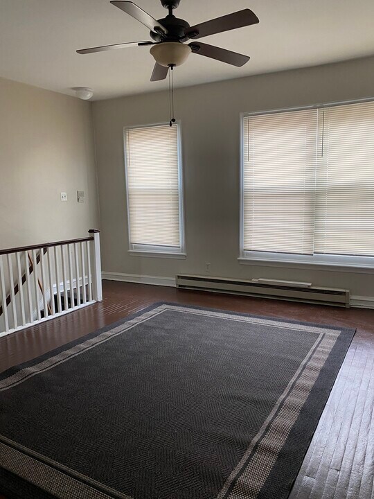 114 E Main St, Unit #4 in Norristown, PA - Building Photo