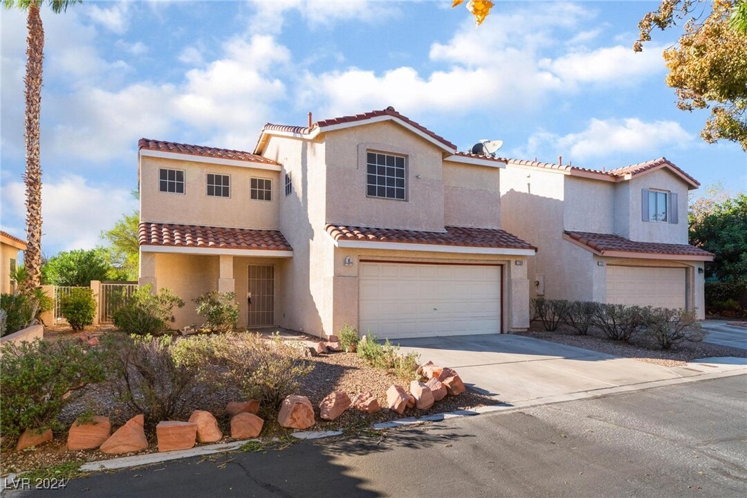 7200 Scenic Desert Ct in Las Vegas, NV - Foto de edificio