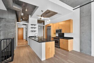 1025 Island Ave, Unit 202 in San Diego, CA - Building Photo