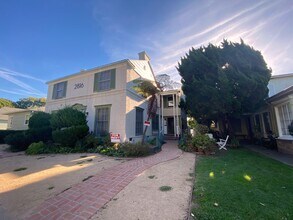 2612 Montana Ave in Santa Monica, CA - Building Photo - Building Photo