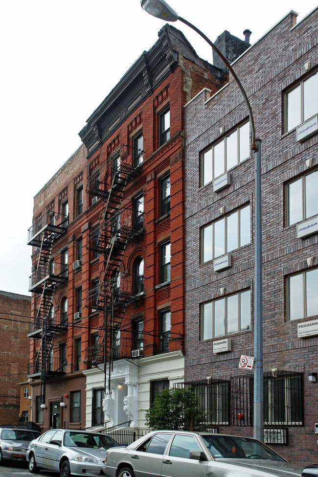 340 E 139th St in Bronx, NY - Foto de edificio - Building Photo