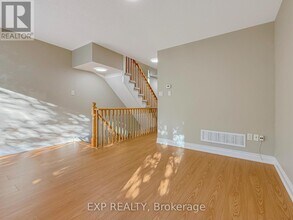 11 Saddlecreek Dr in Markham, ON - Building Photo - Building Photo