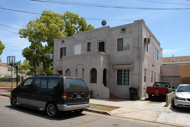 5150 Romaine St in Los Angeles, CA - Building Photo - Building Photo