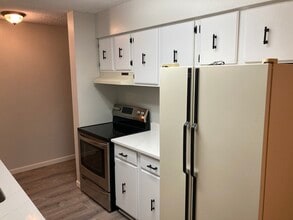 7755 E Quincy Ave, Unit Whispering Pines Of Denve in Denver, CO - Building Photo - Building Photo