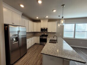 3730 Berry Dr in Sherrills Ford, NC - Building Photo - Building Photo