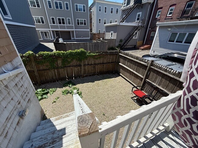 189 W 6th St, Unit 1