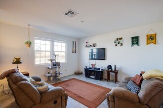 460 Ylang Pl in Henderson, NV - Building Photo - Building Photo