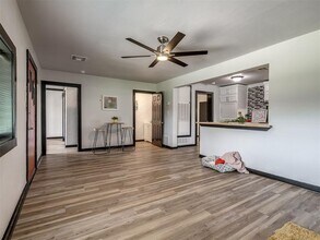 1618 Carlisle Ct in The Village, OK - Building Photo - Building Photo