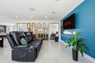 4644 Bay Crest Dr in Tampa, FL - Building Photo - Building Photo