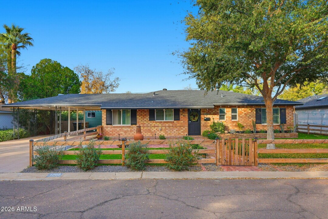 4702 N 30th Pl in Phoenix, AZ - Building Photo