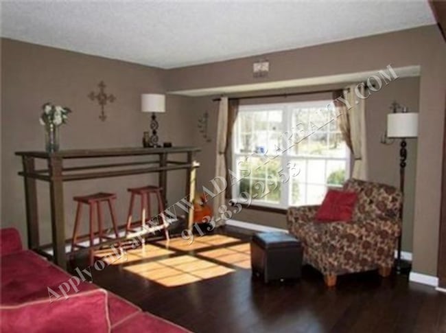 12500 S Summertree Ln in Olathe, KS - Foto de edificio - Building Photo