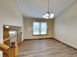 7172 Haswell Dr in Reynoldsburg, OH - Building Photo - Building Photo