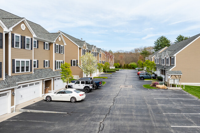 Flynn Terrace in Attleboro, MA - Foto de edificio - Building Photo