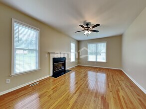 3915 Red Hill Ct in Greensboro, NC - Building Photo - Building Photo