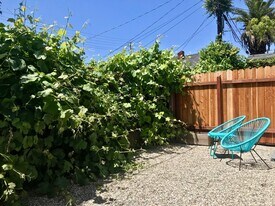 1237 N Commonwealth Ave, Unit Casita Oasis in Los Angeles, CA - Building Photo