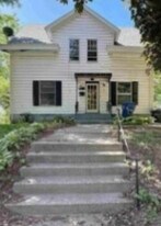 1603 W 10th St, Unit #1 in Davenport, IA - Building Photo
