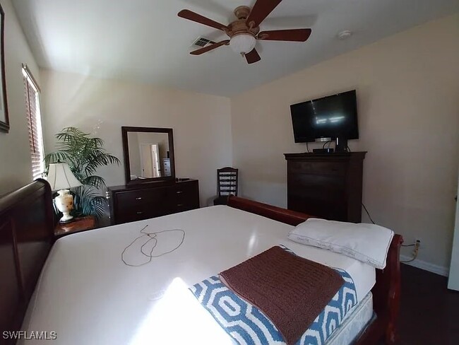 property at 2800 Amberwood Ln
