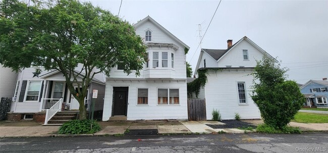 property at 40 King St