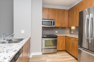 539 N State St, Unit 3402 in Chicago, IL - Building Photo - Building Photo