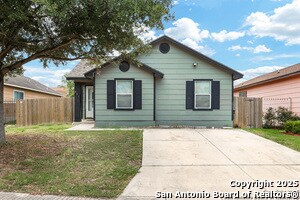 807 Inks Farm in San Antonio, TX - Building Photo