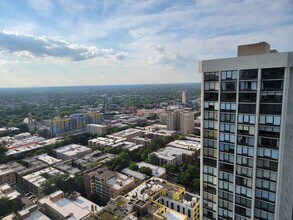 5415 N Sheridan Rd in Chicago, IL - Foto de edificio - Building Photo
