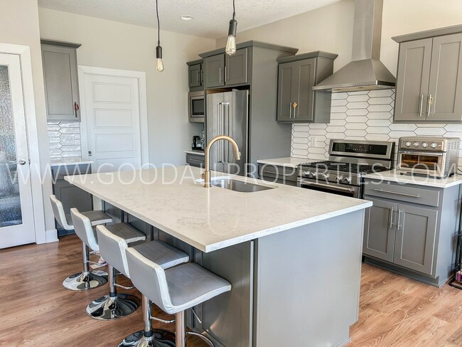310 NE Bobcat Dr in Waukee, IA - Building Photo - Building Photo