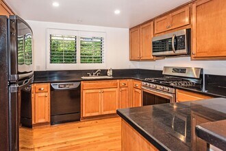 923 Weldon Rd in Santa Barbara, CA - Building Photo - Building Photo