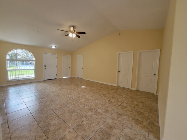 709 Platypus Ct in Poinciana, FL - Building Photo - Building Photo