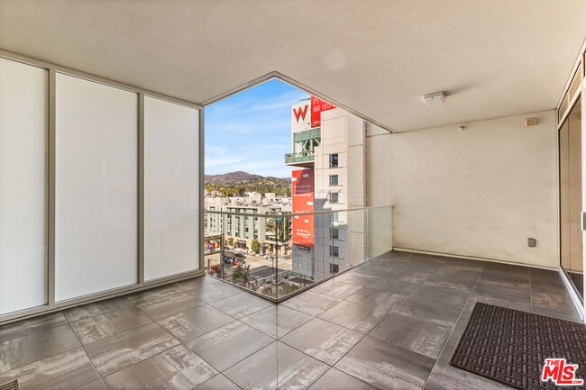 6250 Hollywood Blvd in Los Angeles, CA - Foto de edificio - Building Photo