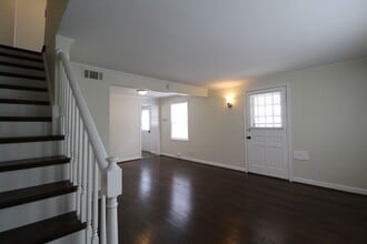314 E 26th Ave in North Kansas City, MO - Building Photo - Building Photo