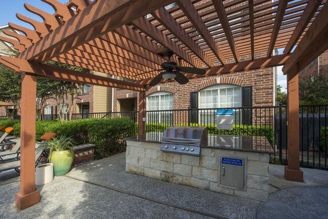 Plaza at Westchase photo'