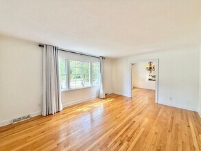 1402 Hedgelawn Way in Raleigh, NC - Building Photo - Building Photo