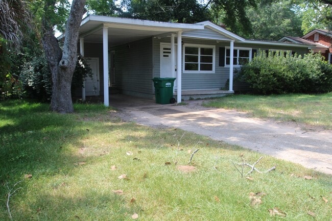 property at 103 S Shadowlawn Dr