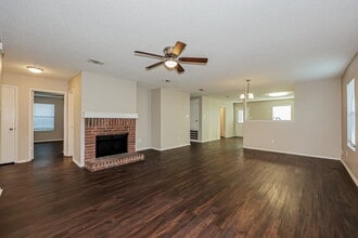 565 Keble Dr in Crowley, TX - Building Photo - Building Photo