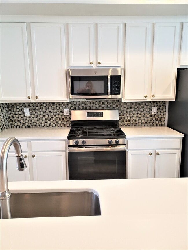 5377 W Bowstring Way in South Jordan, UT - Building Photo - Building Photo