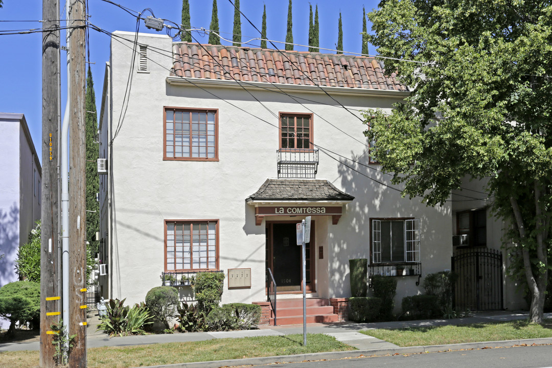 2728 O St in Sacramento, CA - Foto de edificio