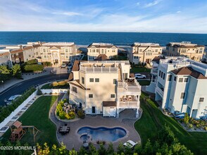 2 Tradewinds Ln in Sea Bright, NJ - Building Photo - Building Photo