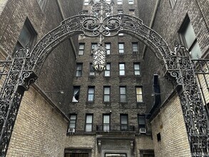 EAST 46 STREET in New York, NY - Foto de edificio - Building Photo