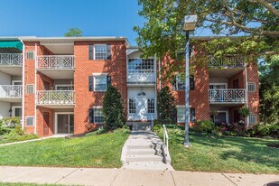112 Castletown Rd, Unit 101 in Lutherville Timonium, MD - Building Photo