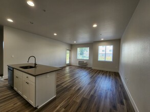 162- 1075 Clearview Apartments in Keizer, OR - Building Photo - Interior Photo