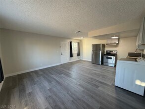 632 Triest Ct in Las Vegas, NV - Building Photo - Building Photo